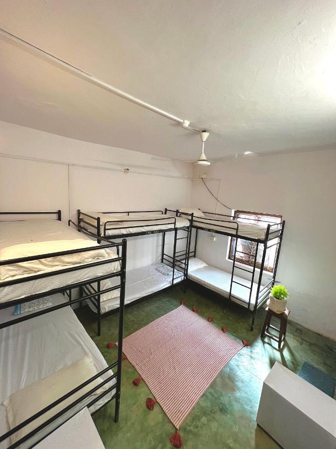 Green Rover Hostel Vagator Buitenkant foto